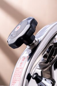 pressure cooker with lid