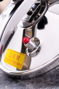 pressure cooker with lid